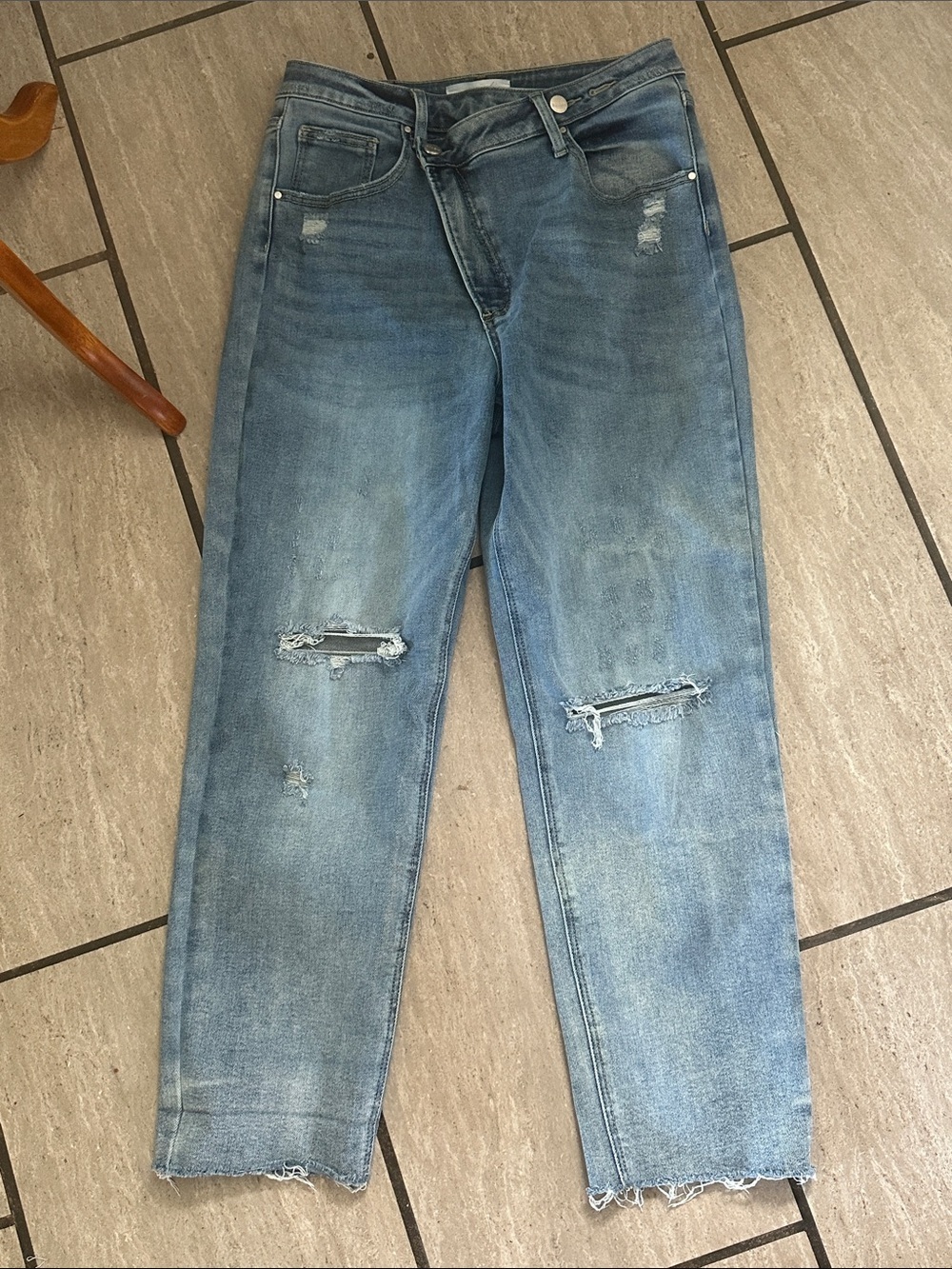 Risen cross over waist band Blue Distressed Women’s Straight-Leg Jeans 11/30